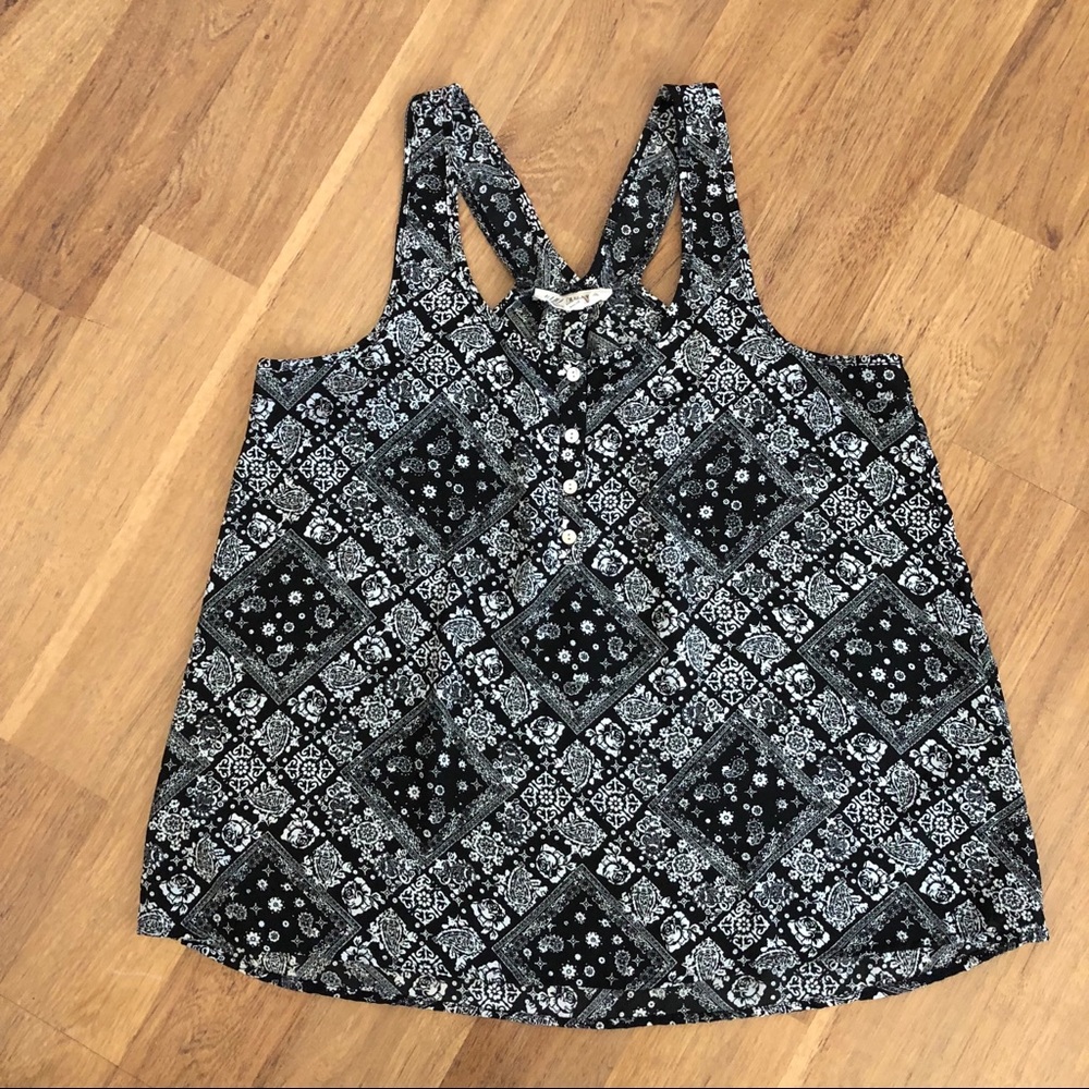 Black & White Sleeveless Top